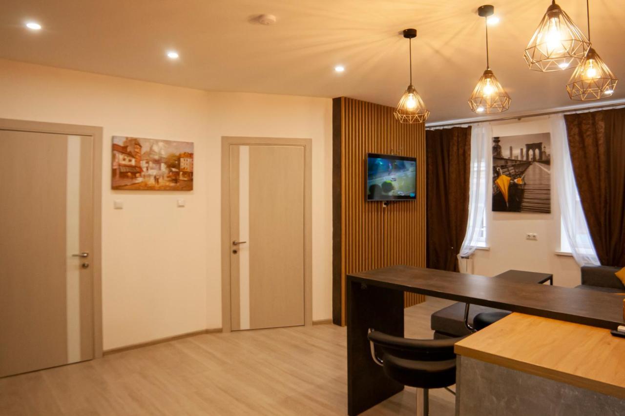 Ultra Lux 3 Rooms Apartment Near Arena City Kyjev Exteriér fotografie